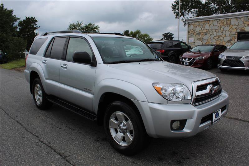 Used 2007 Toyota 4Runner SR5 AWD/4WD image 9