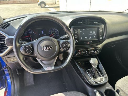 Used 2020 Kia Soul GT-Line FWD image 6