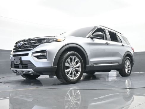 Used 2022 Ford Explorer XLT w/ Equipment Group 202A image 53