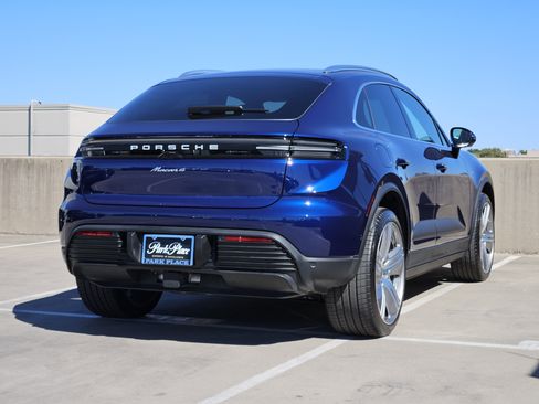 Certified 2024 Porsche Macan 4 Electric image 8