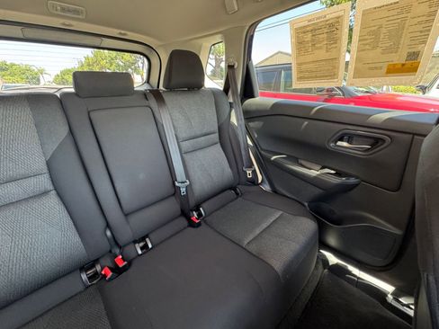 Used 2025 Nissan Rogue SV FWD image 39