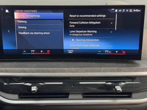 Used 2023 BMW X7 xDrive40i w/ M Sport Package image 31