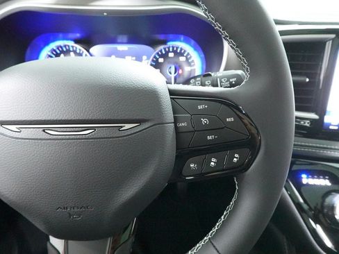 New 2027 Chrysler Pacifica Limited w/ S Appearance Package AWD/4WD image 12