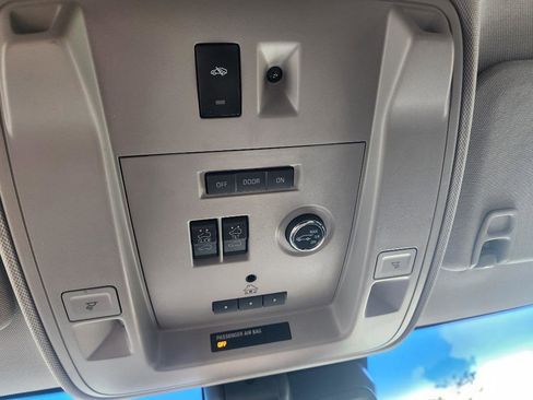 Used 2016 Cadillac Escalade Luxury image 25