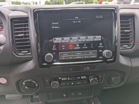 Used 2022 Nissan Frontier PRO-4X w/ Technology Package image 23