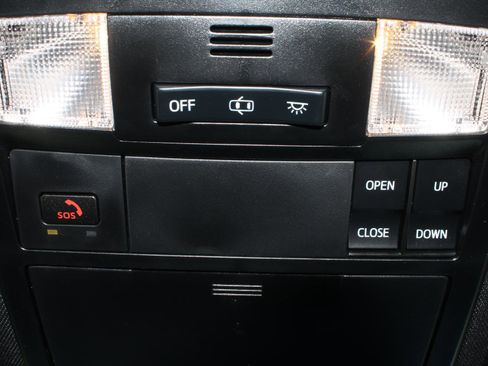 Used 2023 Toyota Tacoma Limited AWD/4WD image 11