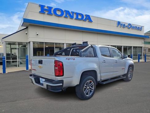 Used 2020 Chevrolet Colorado LT w/ LPO, Premium Interior Package AWD/4WD image 4