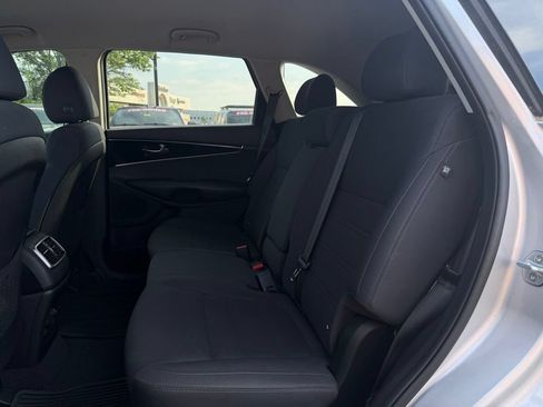 Used 2019 Kia Sorento FWD V6 w/ Option Group 020 image 24