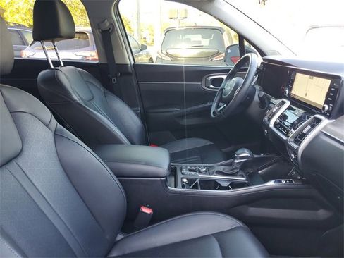 Used 2022 Kia Sorento EX w/ Panoramic Sunroof Package image 37