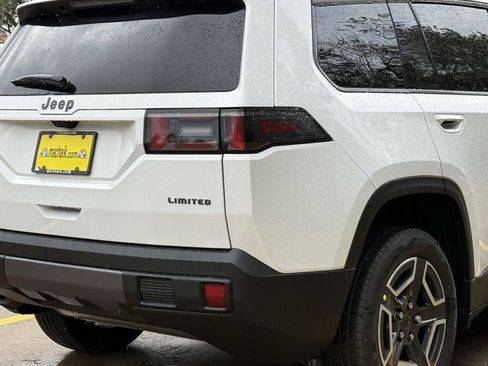 New 2026 Jeep Cherokee Laredo image 10