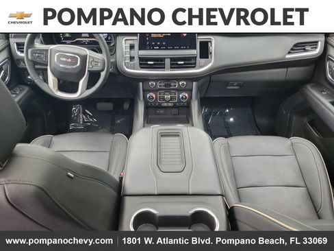 Used 2023 GMC Yukon SLT w/ SLT Premium Package image 19