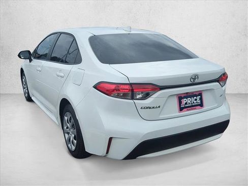Used 2022 Toyota Corolla LE FWD image 8