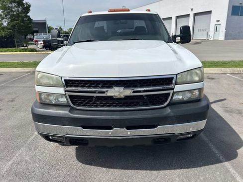 Used 2006 Chevrolet Silverado 3500 4x4 Crew Cab w/ Heavy-Duty Power Package image 2