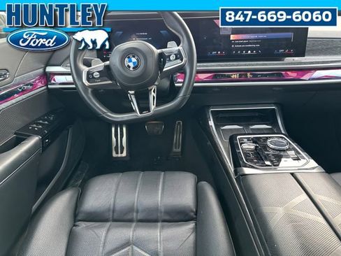 Used 2024 BMW 740i xDrive image 16
