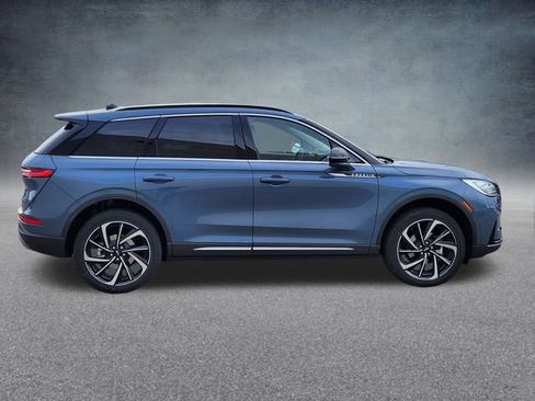 New 2026 Lincoln Corsair Reserve w/ Towing Package image 8