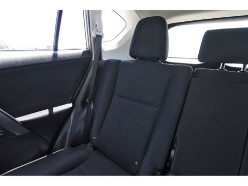 Used 2018 Toyota RAV4 LE FWD image 14