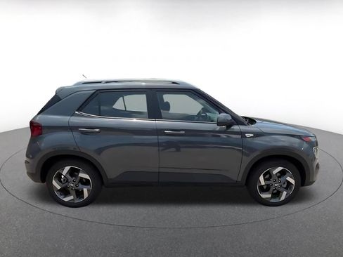 Used 2026 Hyundai Venue SEL FWD image 13