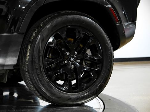 Used 2023 Land Rover Defender 110 SE image 61