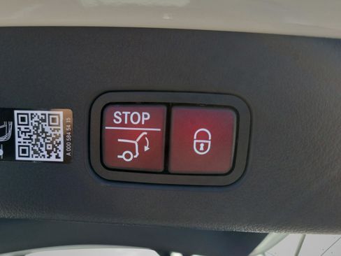 Certified 2026 Mercedes-Benz GLC 300 4MATIC image 11