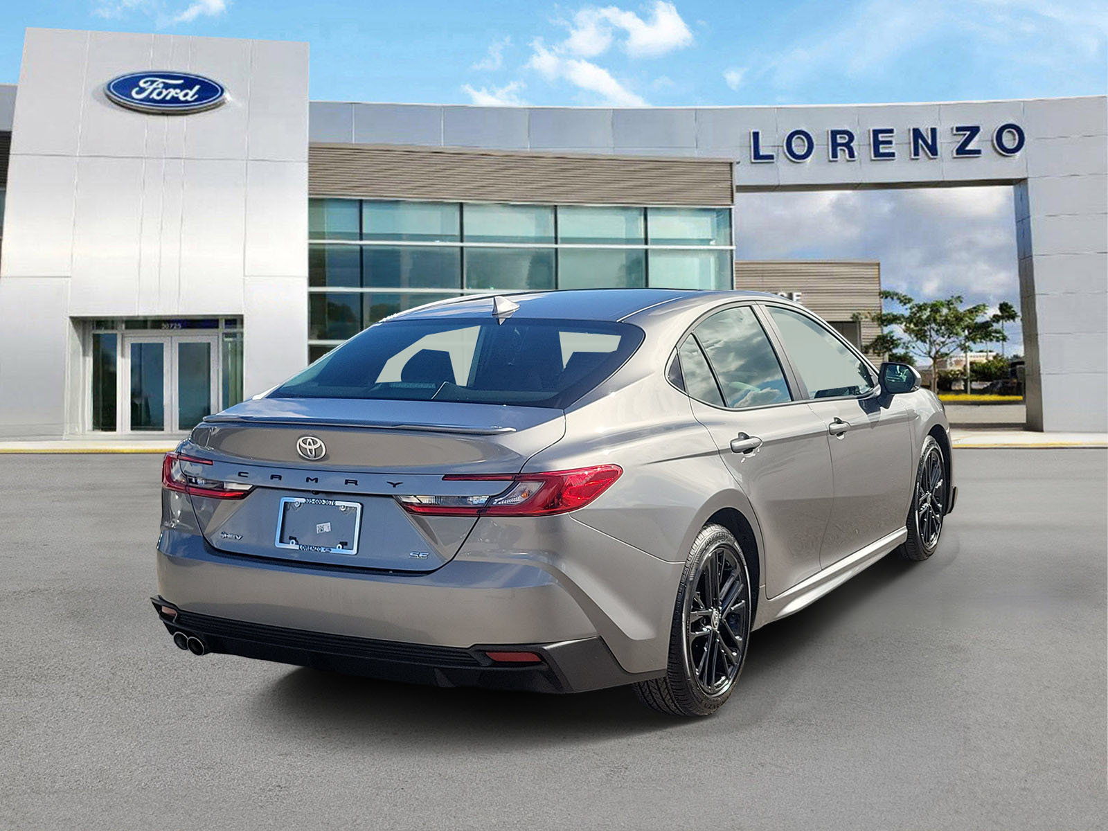 Used 2026 Toyota Camry SE FWD image 5
