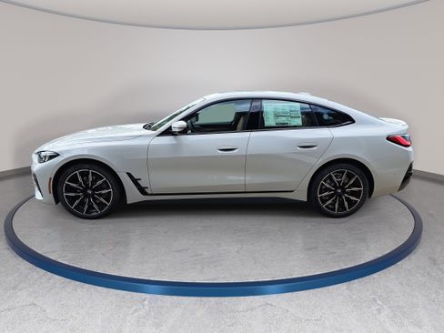 New 2026 BMW 430i xDrive w/ M Sport Package AWD/4WD image 8