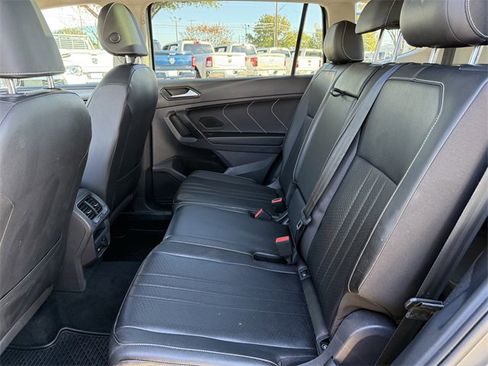 Certified 2023 Volkswagen Tiguan SE w/ Panoramic Sunroof Package image 25