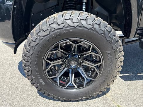 New 2025 RAM 2500 Big Horn AWD/4WD image 9