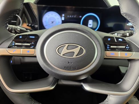 Used 2026 Hyundai Elantra Limited FWD image 15