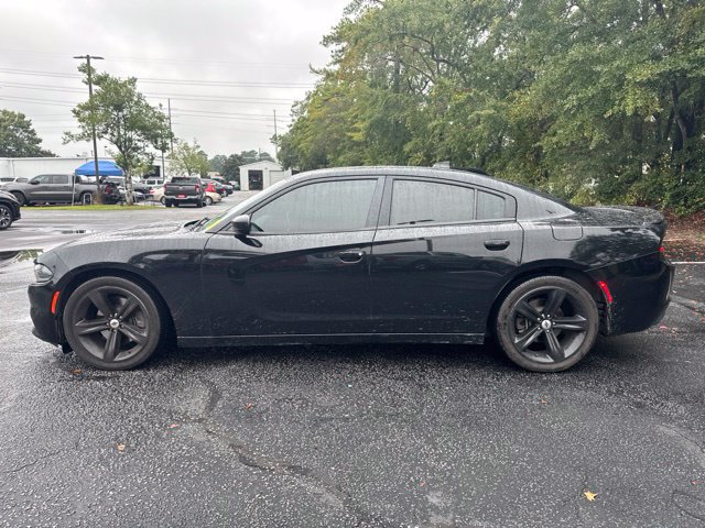 Used 2018 Dodge Charger R/T RWD image 5