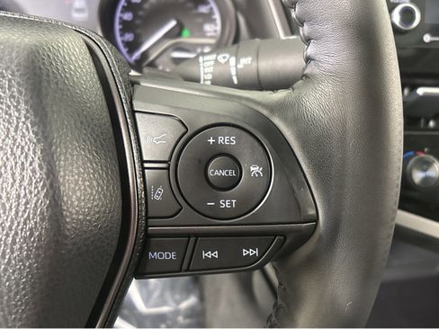 Used 2024 Toyota Camry SE image 27