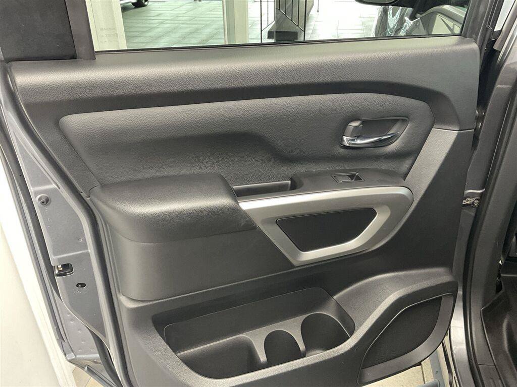 Used 2023 Nissan Titan SV w/ SV Convenience Package AWD/4WD image 11