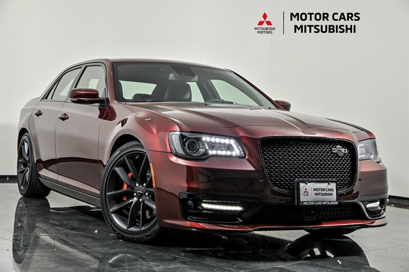 Used 2023 Chrysler 300 C RWD image 1