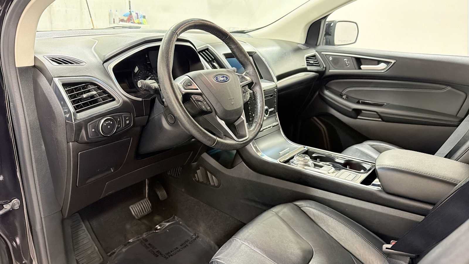 Used 2019 Ford Edge Titanium AWD/4WD image 12