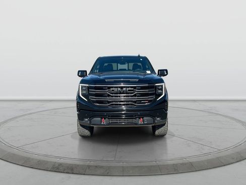 Used 2025 GMC Sierra 1500 AT4 w/ Technology Package AWD/4WD image 3