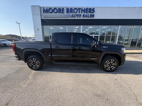 Used 2022 GMC Sierra 1500 AT4 w/ AT4 Preferred Package AWD/4WD image 1