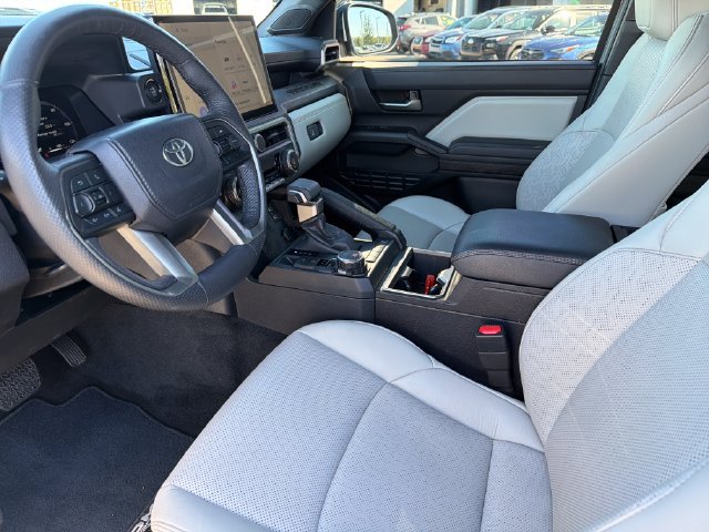 Used 2024 Toyota Tacoma Limited w/ Limited Package (LT) AWD/4WD image 19