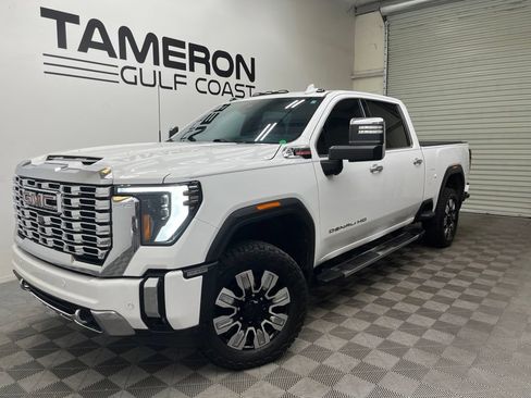 Used 2024 GMC Sierra 2500 Denali w/ Denali Reserve Package AWD/4WD image 1