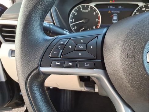 Used 2025 Nissan Altima 2.5 SV image 17