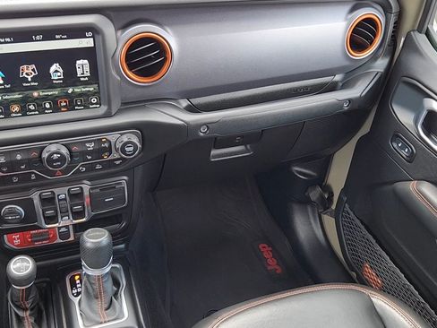 Used 2020 Jeep Gladiator Mojave AWD/4WD image 6