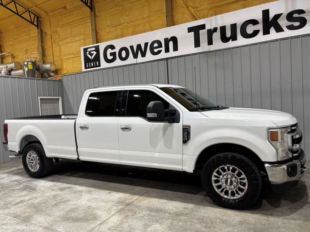 Used 2022 Ford F250 XLT w/ XLT Premium Package RWD image 3