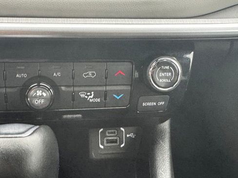 Certified 2025 Jeep Compass Limited w/ Elite Group AWD/4WD image 37