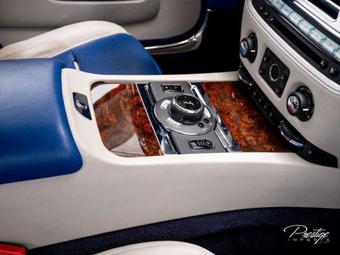 Used 2017 Rolls-Royce Wraith RWD image 41