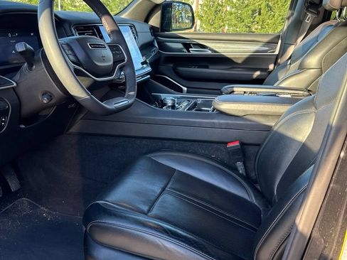 Used 2022 Jeep Wagoneer Series I AWD/4WD image 6