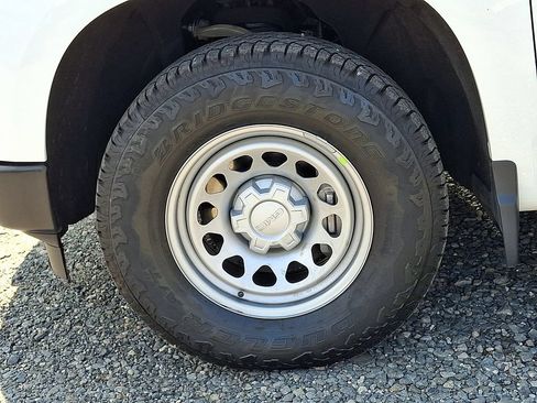 Used 2026 Chevrolet Silverado 1500 W/T w/ WT Value Package AWD/4WD image 33
