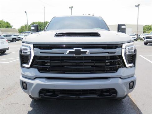 Used 2024 Chevrolet Silverado 2500 LTZ w/ LTZ Plus Package AWD/4WD image 10