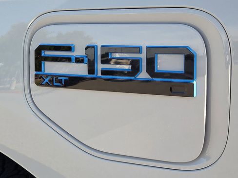 Used 2024 Ford F150 Lightning XLT AWD/4WD image 9