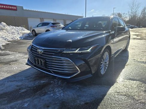 Used 2020 Toyota Avalon Limited image 7