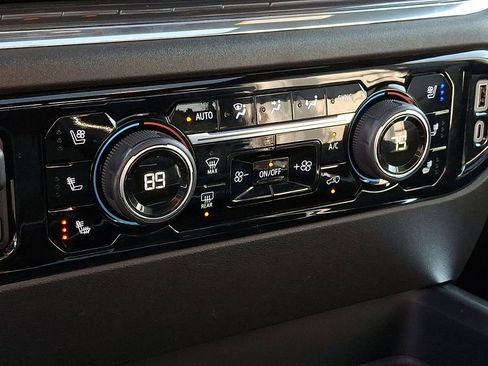 Used 2024 Chevrolet Silverado 2500 High Country w/ High Country Premium Package image 16