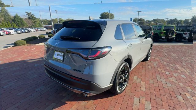 Used 2024 Honda HR-V Sport image 2