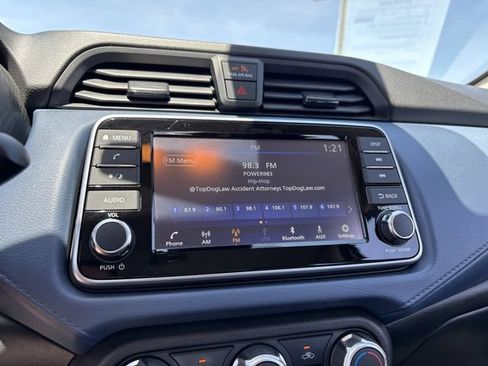 Used 2025 Nissan Versa SV FWD image 21